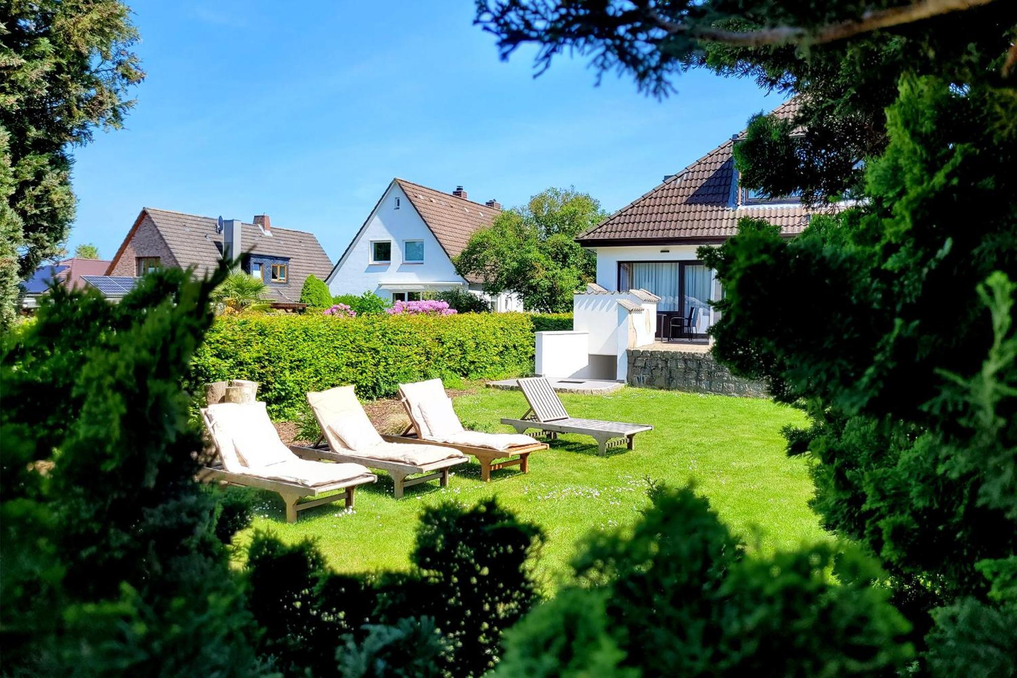 Hochwertige Ferienwohnung Mit Sonnenterrasse & Gartenblick, Nur Wenige Gehminuten Zum Strand Scharbeutz Dış mekan fotoğraf