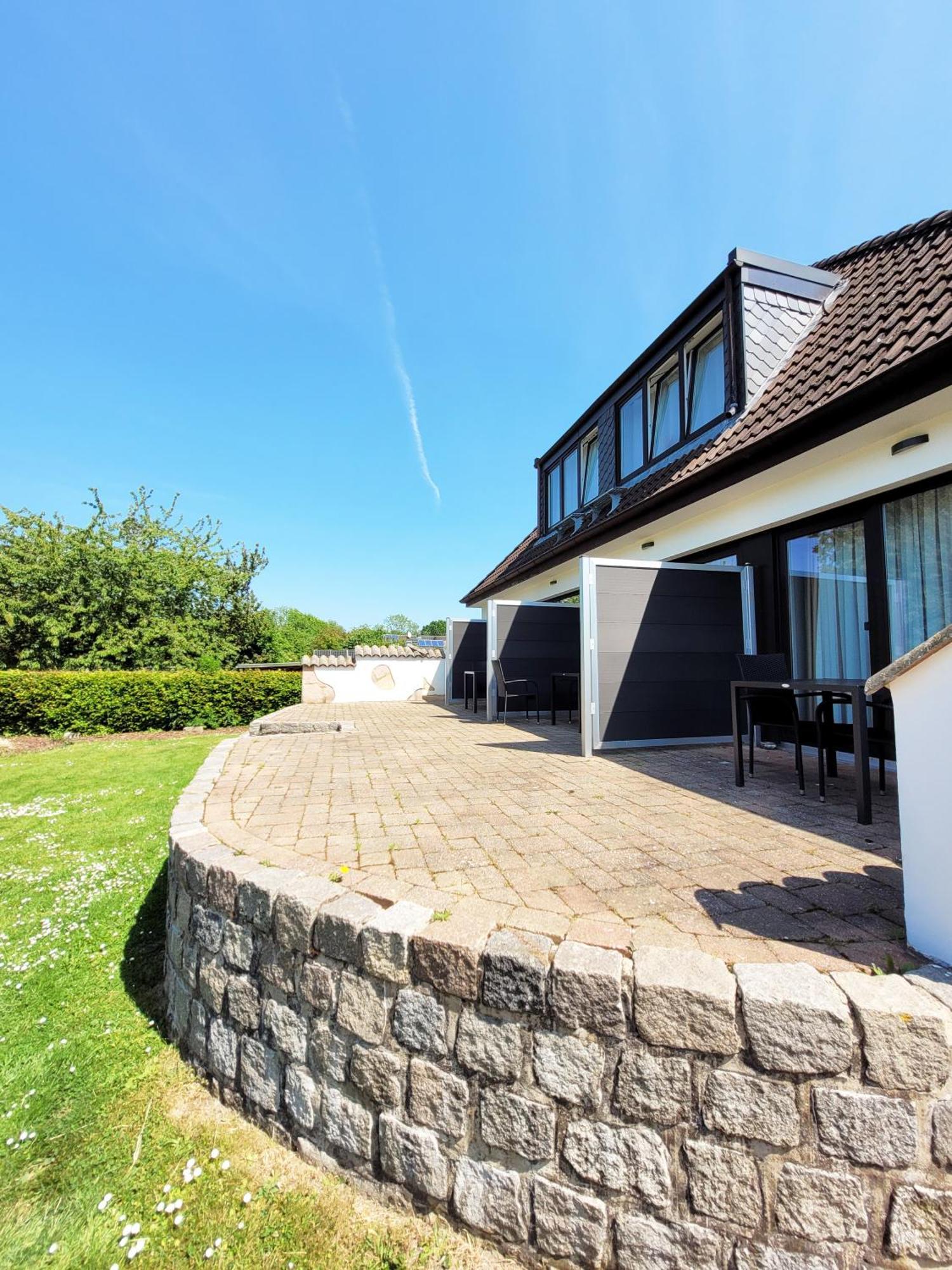 Hochwertige Ferienwohnung Mit Sonnenterrasse & Gartenblick, Nur Wenige Gehminuten Zum Strand Scharbeutz Dış mekan fotoğraf