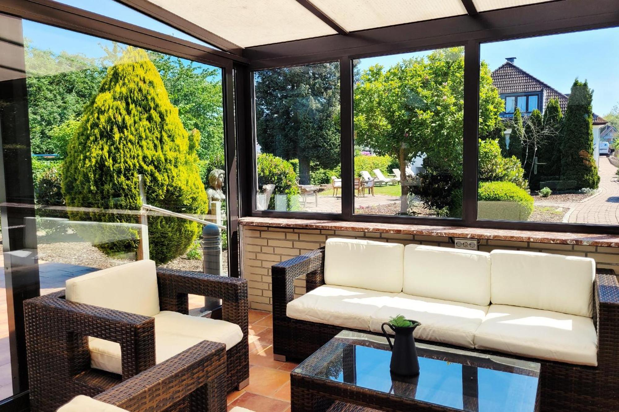 Hochwertige Ferienwohnung Mit Sonnenterrasse & Gartenblick, Nur Wenige Gehminuten Zum Strand Scharbeutz Dış mekan fotoğraf